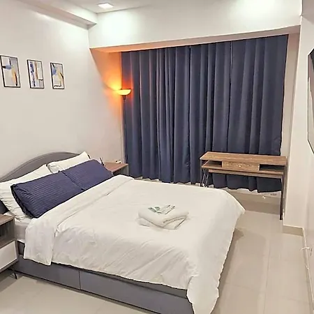 Bgc Beautiful Large 1 Bedroom Condo