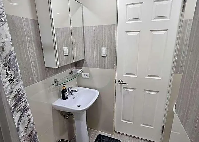Hotel Bgc Beautiful Large 1 Bedroom Manila