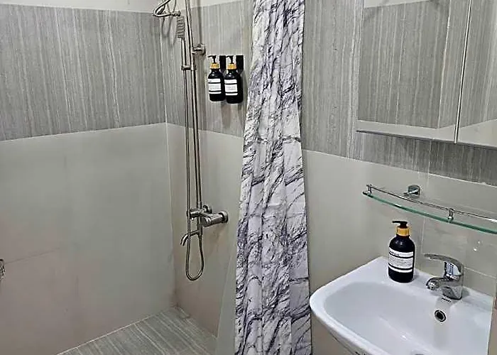 Bgc Beautiful Large 1 Bedroom